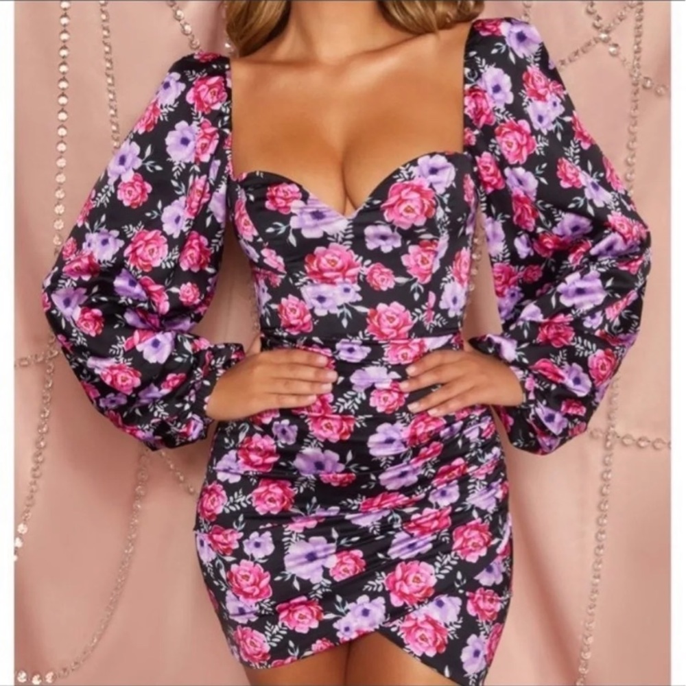 - BRAND NEW Oh Polly Pink flower dress